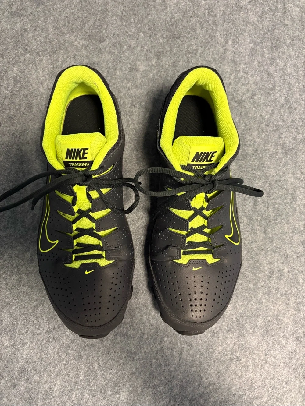 Nike Reax 8 TR Mens Sz 10 Black and Neon Yellow Athletic Sneakers